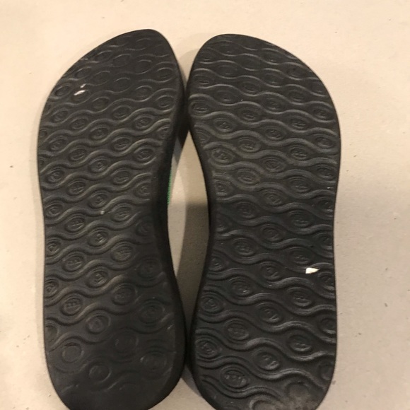 3 Reef Flip Flops - Picture 4 of 4